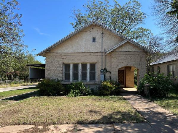 216 N Blanco Street, Coleman, TX 76834