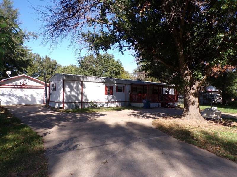 808 E will white Road, Tool, TX 75143