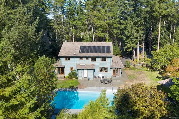 Comox, BC V9M 3T9,705 Southwind Rd