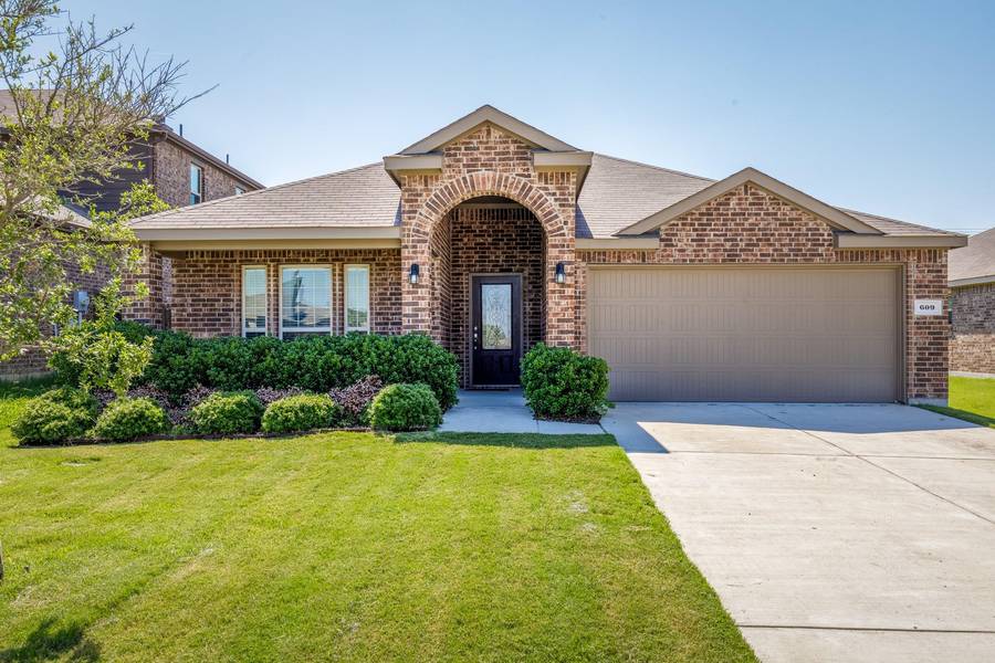 609 Autry Drive, Cross Roads, TX 76227