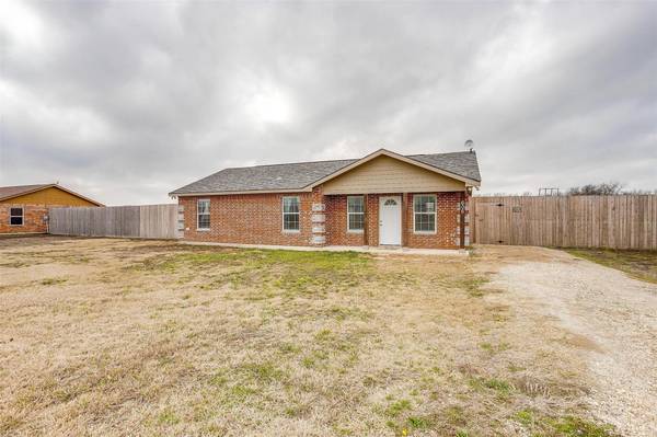 606 S Aquilla Street, Itasca, TX 76055