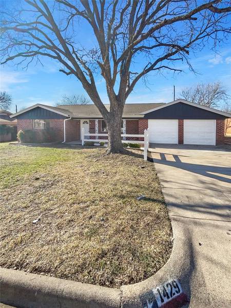 1429 Brookside Drive, Hurst, TX 76053