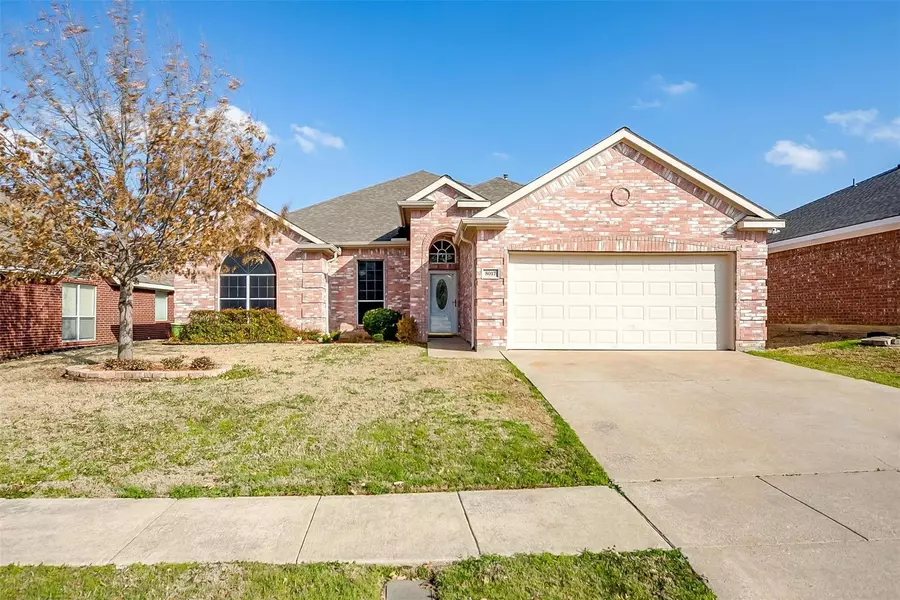 8017 Peregrine Trail, Arlington, TX 76001