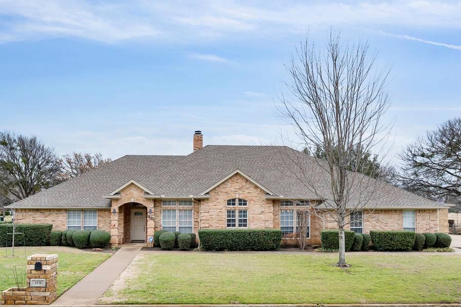 1410 Clover Hill Road, Mansfield, TX 76063