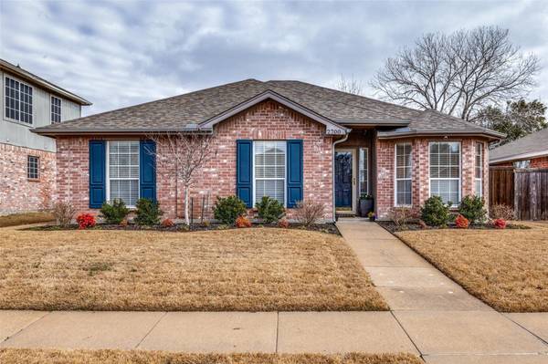 2700 Spring Rain Drive, Mesquite, TX 75181