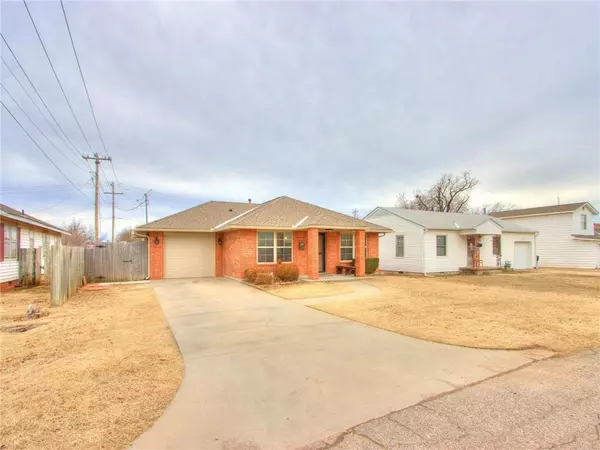 118 NE 3rd Street, Moore, OK 73160