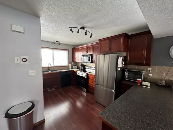 Red Deer, AB T4P 4E8,64 Osler CRES