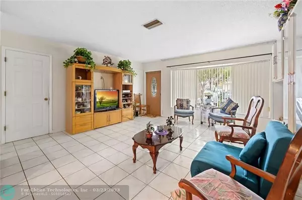 Hallandale Beach, FL 33009,1109 NE 4th Ct