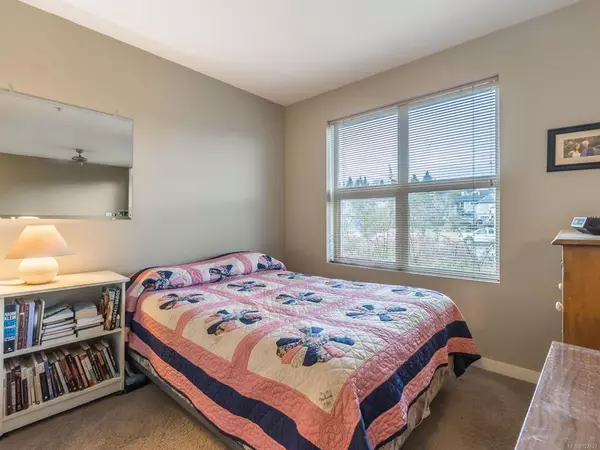 Nanaimo, BC V9R 2X9,555 franklyn St #113