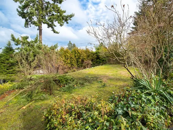 Lantzville, BC V0R 2H0,6756 Harwood Dr