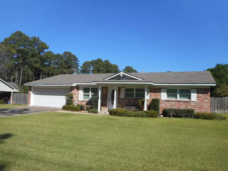 902 Herrington Drive, Springhill, LA 71075