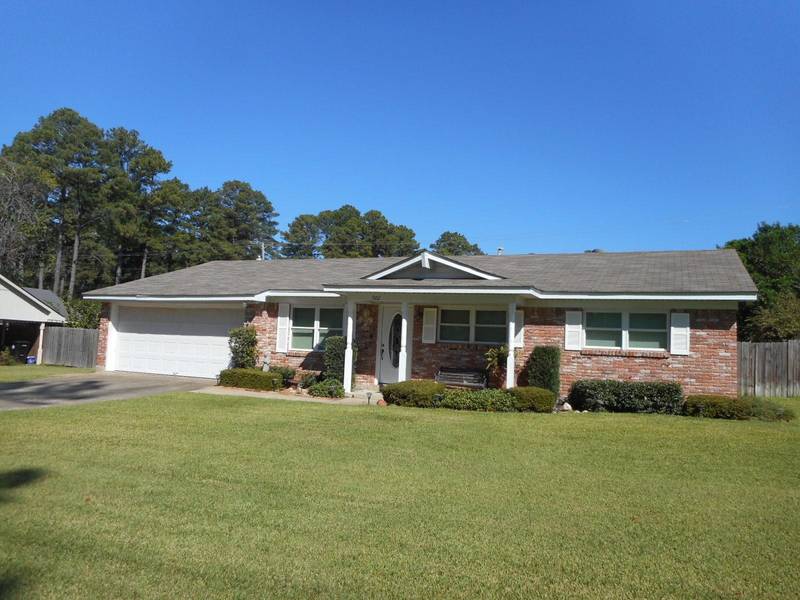 902 Herrington Drive, Springhill, LA 71075