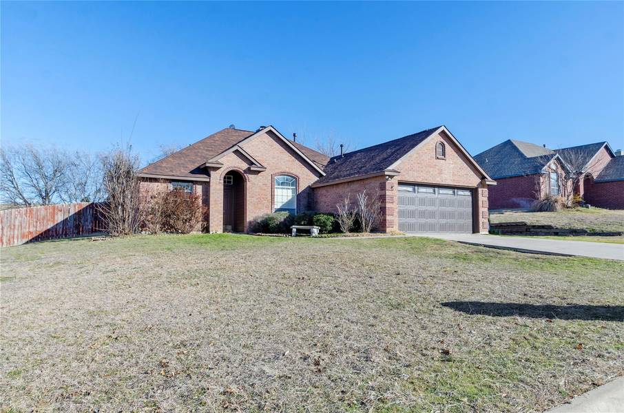 202 Ridge View Court, Decatur, TX 76234