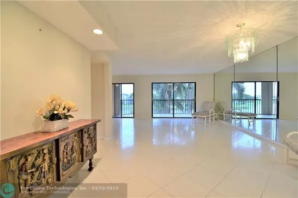 Delray Beach, FL 33446,7360 S. Oriole Blvd  #407