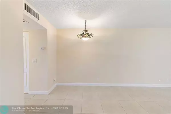 Palm Springs, FL 33461,200 Village Green Circle E  #312