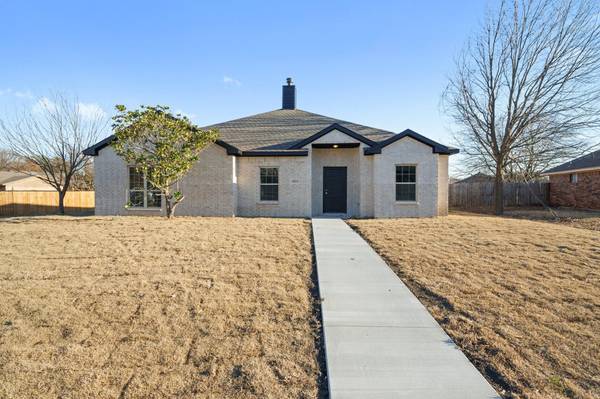 1102 Harvest Hill Lane, Lancaster, TX 75146