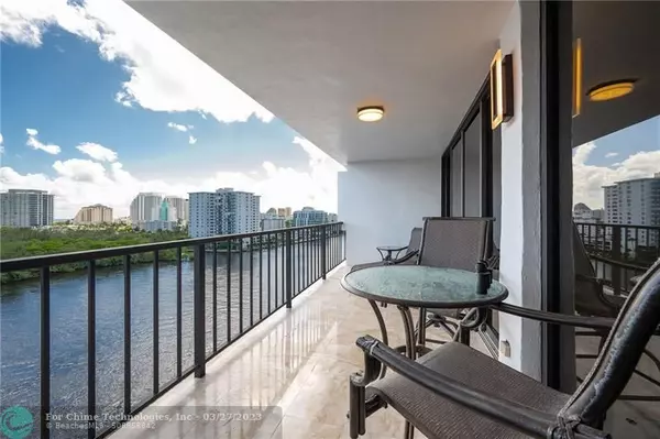 Fort Lauderdale, FL 33304,936 Intracoastal Dr  #10D