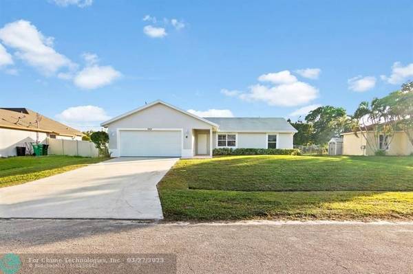 662 SW McCracken Avenue, Port Saint Lucie, FL 34953