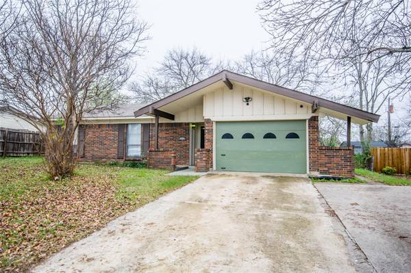 414 Kelly Court, Duncanville, TX 75137