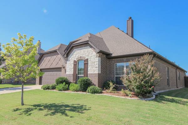 3924 Brookdale Road, Benbrook, TX 76116