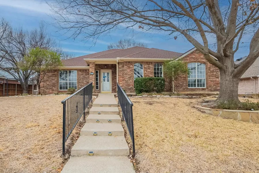 921 Heatherwood Drive, Wylie, TX 75098