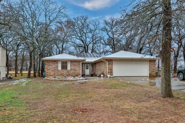 1020 Kiowa Drive W, Lake Kiowa, TX 76240