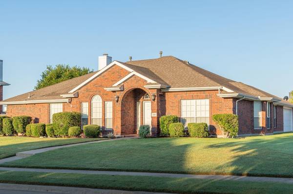 335 Linhurst Drive,  Murphy,  TX 75094