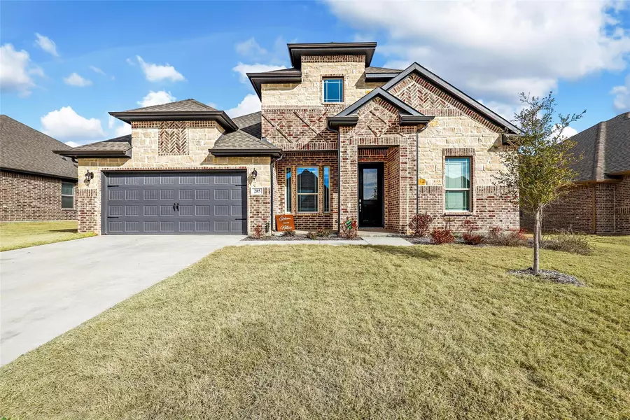 285 Lillian Lane, Waxahachie, TX 75165