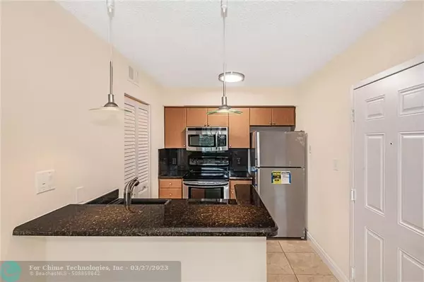 Hollywood, FL 33021,620 S Park Rd  #2-13