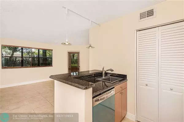 Hollywood, FL 33021,620 S Park Rd  #2-13