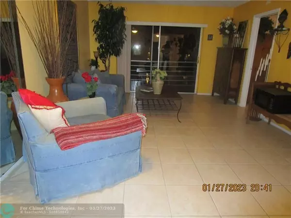 Sunrise, FL 33322,3071 E Sunrise Lakes Dr  #310