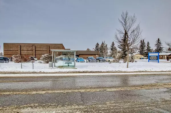 Calgary, AB T2A 6M4,547 Abinger RD NE