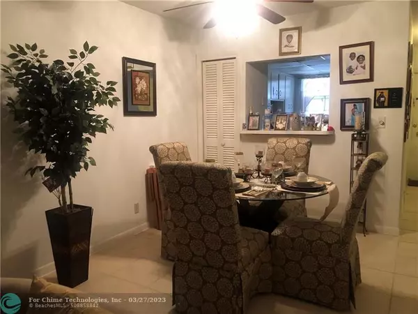 Deerfield Beach, FL 33064,3930 Crystal Lake Dr  #208