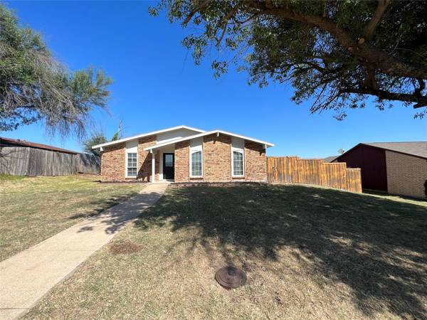 649 Eagle Drive, Desoto, TX 75115