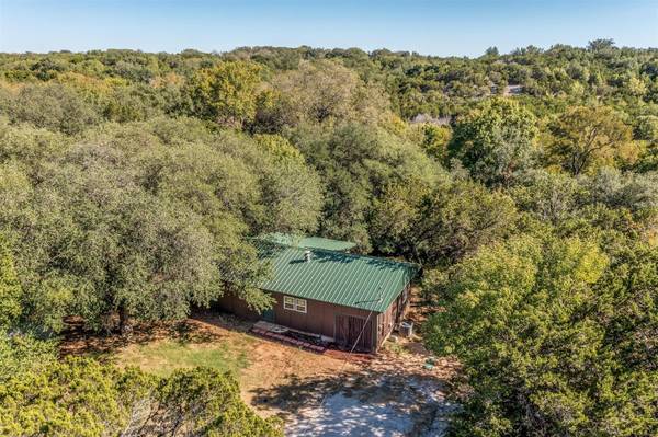 136 Live Oak Trail,  Blum,  TX 76627