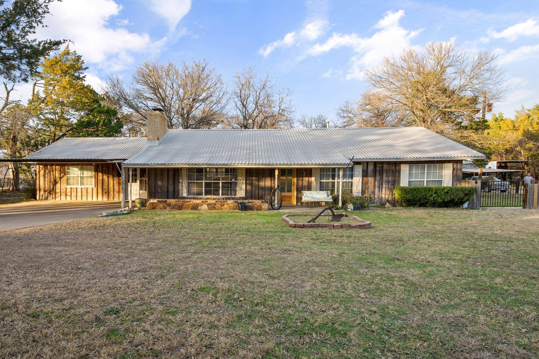 4951 Joe Wilson Road,  Midlothian,  TX 76065