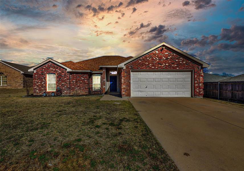 306 Wonder Oak Court, Weatherford, TX 76085