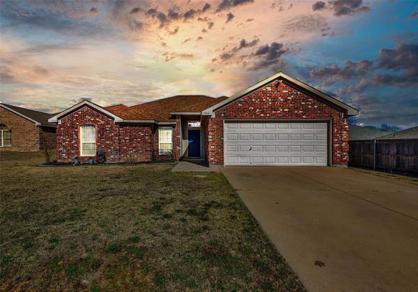 306 Wonder Oak Court,  Weatherford,  TX 76085