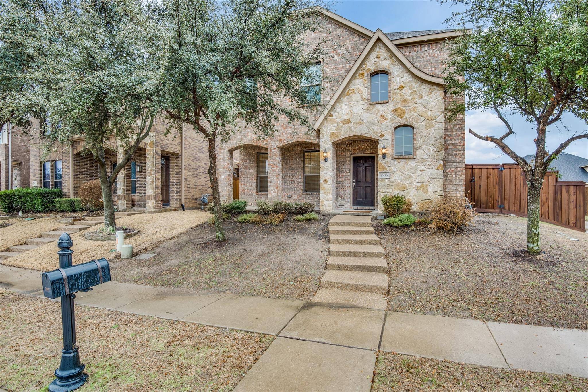 2927 Fontana, Grand Prairie, TX 75054