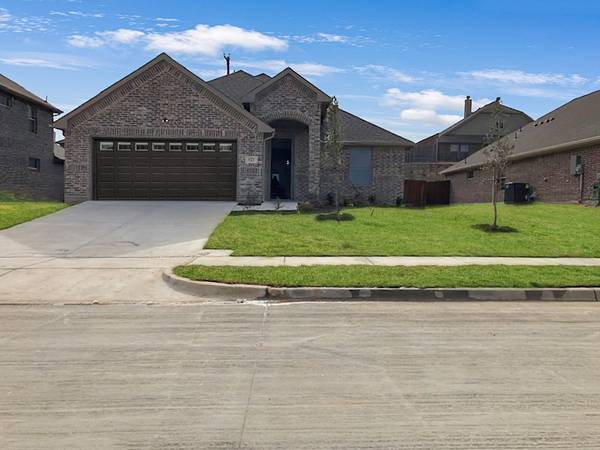 523 Hillcrest Circle, Justin, TX 76247