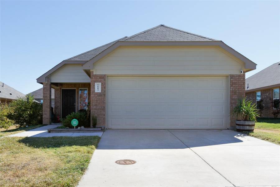 1603 Blue Jay Drive, Ennis, TX 75119