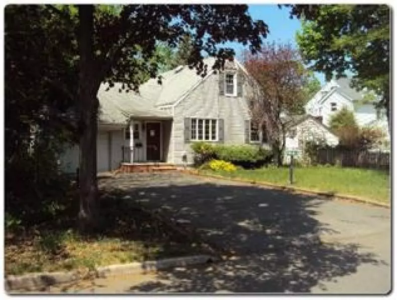 97 George St, Tenafly Boro, NJ 07670