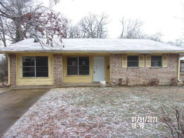 3720 W Houston Street,  Paris,  TX 75460