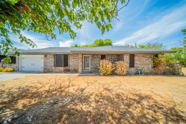 2321 County Road 2360, Decatur, TX 76234