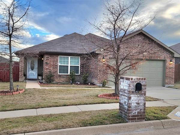 9925 Amaryllis Lane, Fort Worth, TX 76108