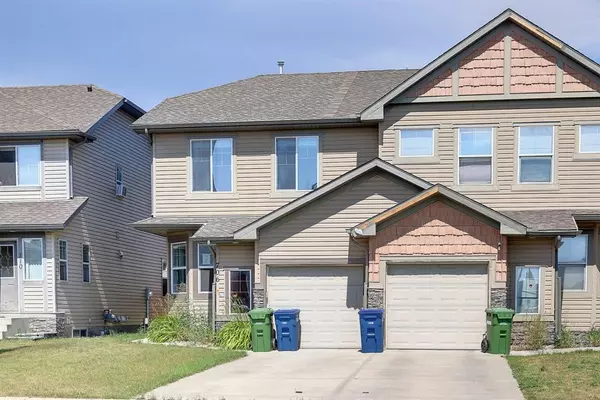 Airdrie, AB T4B 0B3,706 Luxstone Gate SW