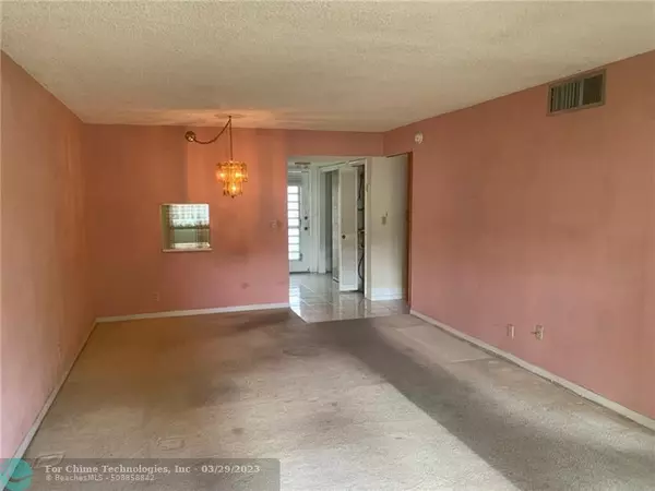 Deerfield Beach, FL 33441,606 SW Natura Blvd  #201