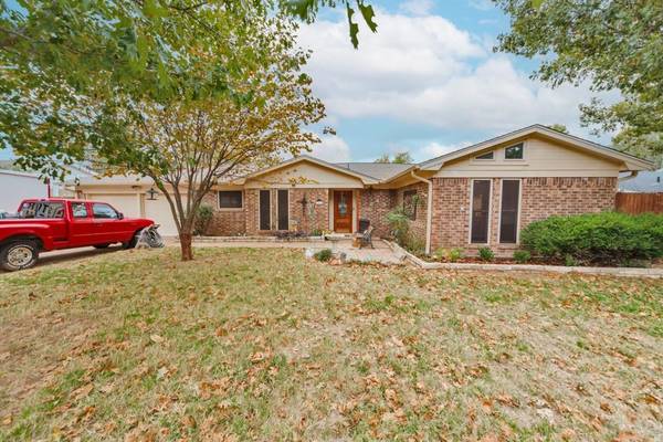 1213 Julie Street, Weatherford, TX 76086