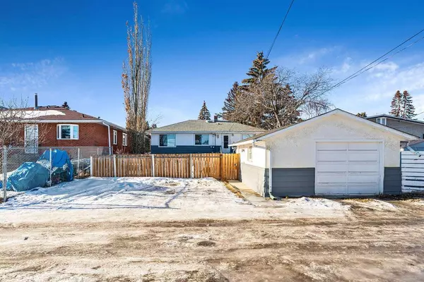 Calgary, AB T3E 3G5,3320 38 ST SW