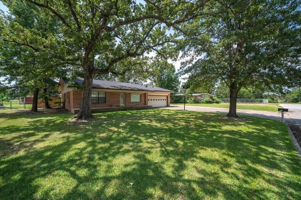 1781 Lazy U Drive, Canton, TX 75103